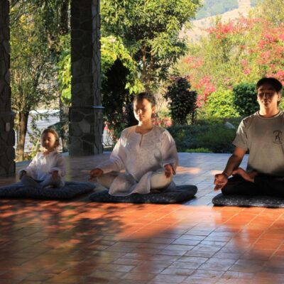 Yoga & Meditation im Begnas Lake Resort, Nepal